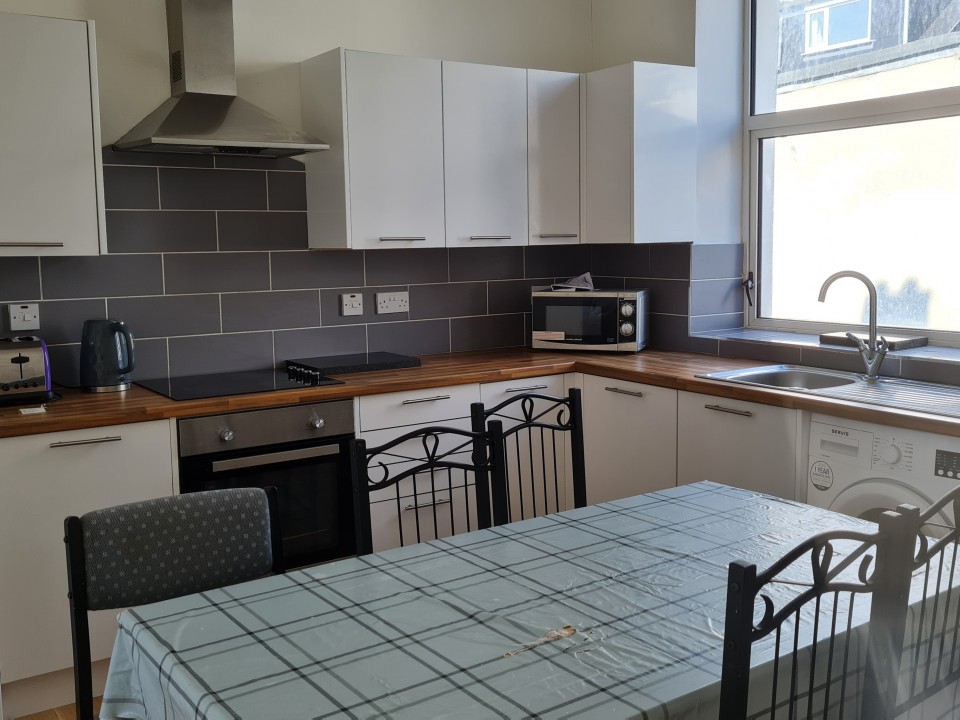 Clifton Place , Plymouth : Image 1